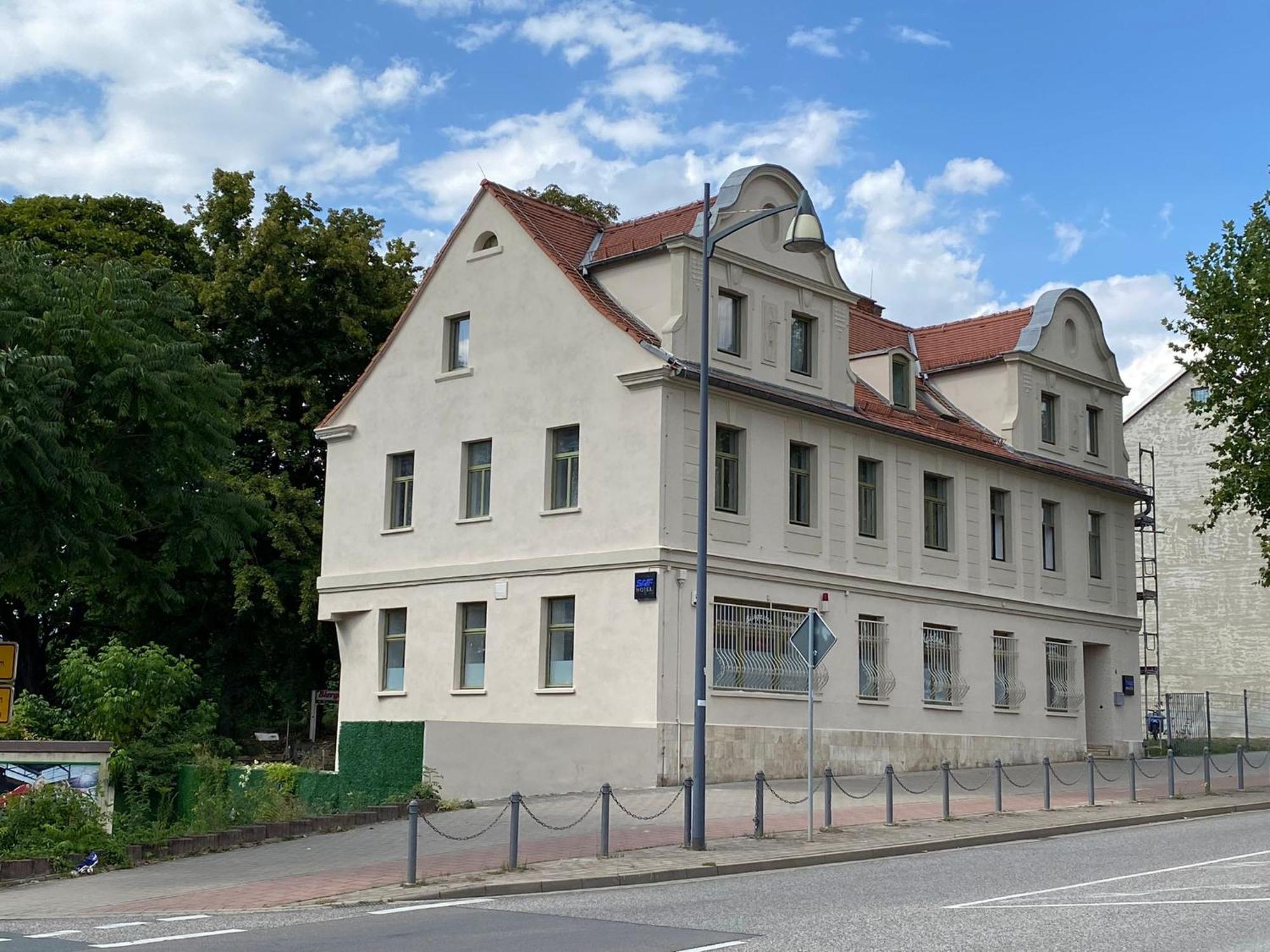 Hotel Am Fluss Saale Weißenfels Exterior foto